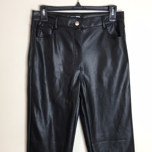 Fashion nova black faux leather pants size medium - Picture 2 of 12